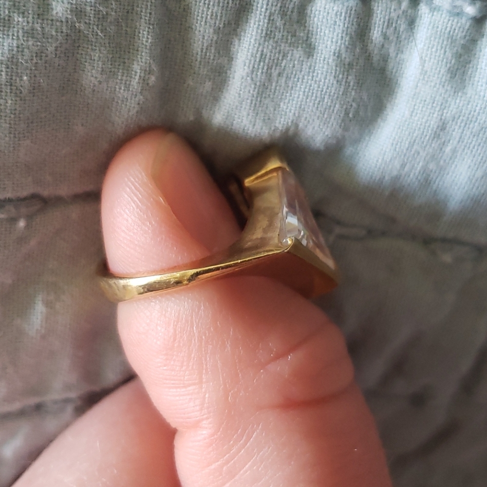 Ring - Picture 3 of 5